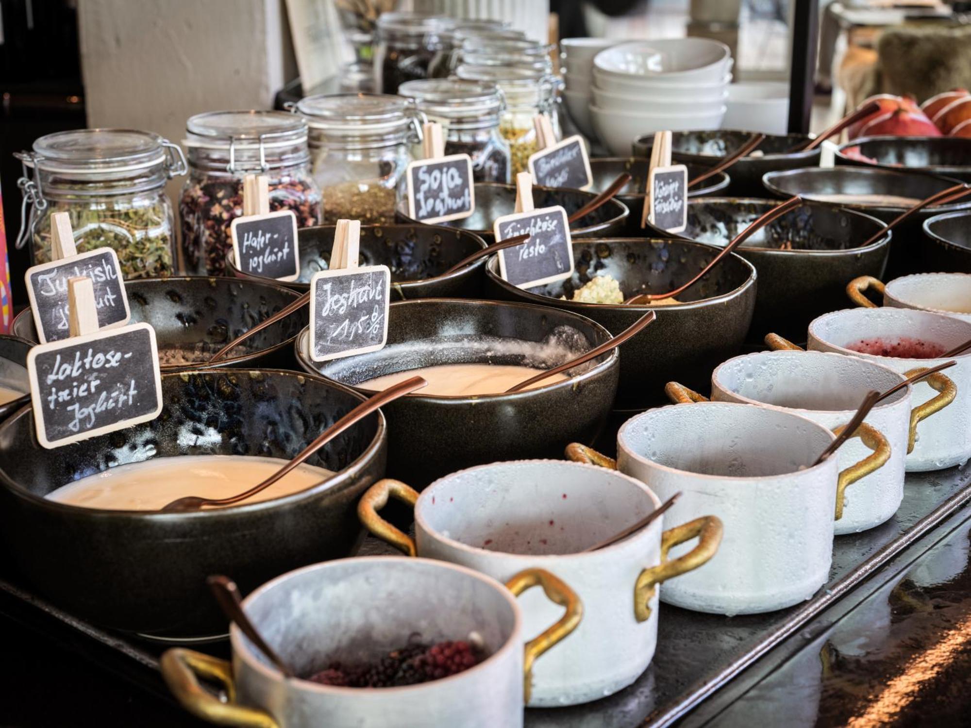 the breeze Aparthotel Heringsdorf  Buitenkant foto Tea tasting at the Tea Museum, Amsterdam