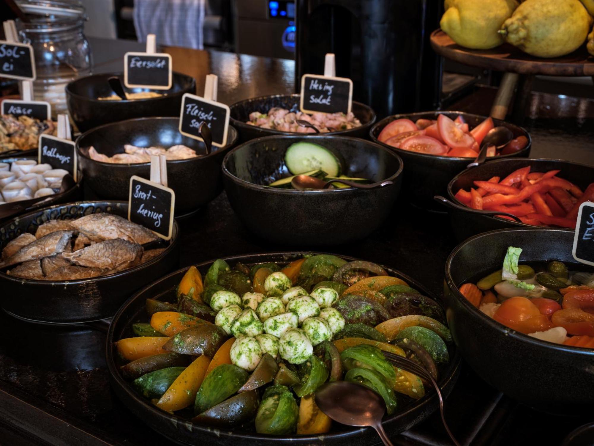 the breeze Aparthotel Heringsdorf  Buitenkant foto A salad bar